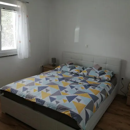 Vila Katarina Jusici